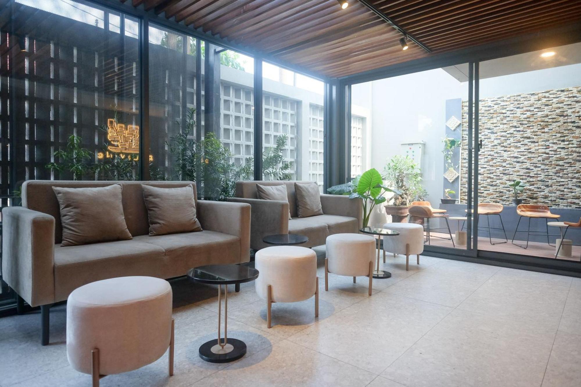 Sans Hotel Rg Living Jogja By Reddoorz Pakualaman Exterior foto