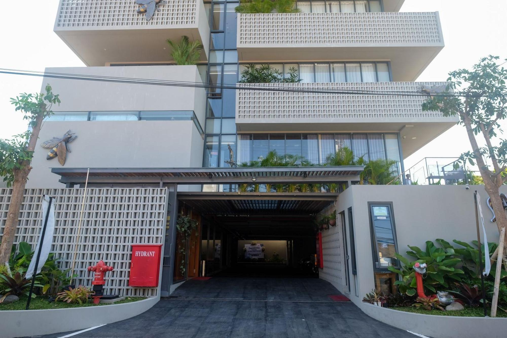Sans Hotel Rg Living Jogja By Reddoorz Pakualaman Exterior foto